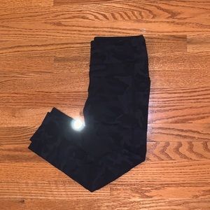 Lululemon Cropped Camo Leggings